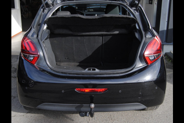 Peugeot 208 1.2 PureTech Allure Schuif/kanteldak! Apple Carplay Peugeot 208 1.2 PureTech Allure Schuif/kanteldak! Apple Carplay