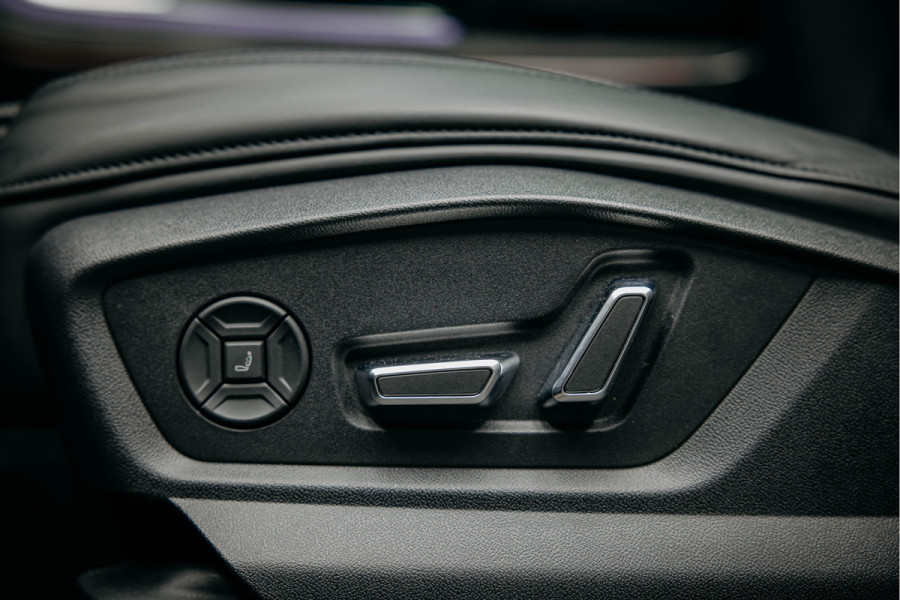 Audi RSQ8 4.0 TFSI RS Q8 quattro RSQ8 Urban!! Vossen HF5 24 inch, Akra, Full PPF Audi exclusief kleur Audi RSQ8 4.0 TFSI RS Q8 quattro RSQ8 Urban!! Vossen HF5 24 inch, Akra, Full PPF Audi exclusief kleur