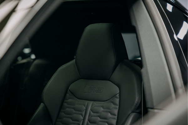 Audi RSQ8 4.0 TFSI RS Q8 quattro RSQ8 Urban!! Vossen HF5 24 inch, Akra, Full PPF Audi exclusief kleur Audi RSQ8 4.0 TFSI RS Q8 quattro RSQ8 Urban!! Vossen HF5 24 inch, Akra, Full PPF Audi exclusief kleur