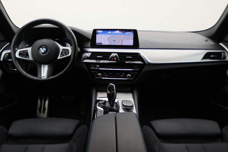 BMW 5 Serie 530e iPerformance High Executive M Sport Softclose, Camera, H&K, Head-Up, Apple Carplay, Trekhaak, Keyless BMW 5 Serie 530e iPerformance High Executive M Sport Softclose, Camera, H&K, Head-Up, Apple Carplay, Trekhaak, Keyless