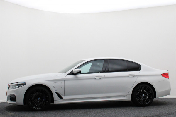BMW 5 Serie 530e iPerformance High Executive M Sport Softclose, Camera, H&K, Head-Up, Apple Carplay, Trekhaak, Keyless BMW 5 Serie 530e iPerformance High Executive M Sport Softclose, Camera, H&K, Head-Up, Apple Carplay, Trekhaak, Keyless