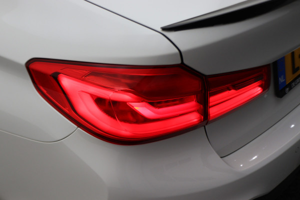 BMW 5 Serie 530e iPerformance High Executive M Sport Softclose, Camera, H&K, Head-Up, Apple Carplay, Trekhaak, Keyless BMW 5 Serie 530e iPerformance High Executive M Sport Softclose, Camera, H&K, Head-Up, Apple Carplay, Trekhaak, Keyless