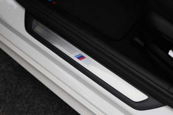 BMW 5 Serie 530e iPerformance High Executive M Sport Softclose, Camera, H&K, Head-Up, Apple Carplay, Trekhaak, Keyless BMW 5 Serie 530e iPerformance High Executive M Sport Softclose, Camera, H&K, Head-Up, Apple Carplay, Trekhaak, Keyless