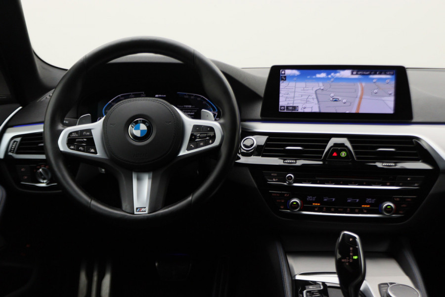BMW 5 Serie 530e iPerformance High Executive M Sport Softclose, Camera, H&K, Head-Up, Apple Carplay, Trekhaak, Keyless BMW 5 Serie 530e iPerformance High Executive M Sport Softclose, Camera, H&K, Head-Up, Apple Carplay, Trekhaak, Keyless