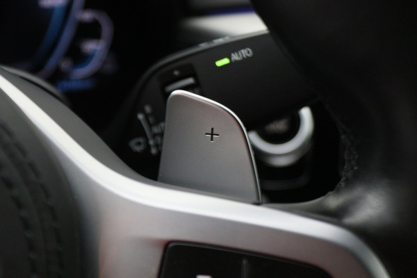 BMW 5 Serie 530e iPerformance High Executive M Sport Softclose, Camera, H&K, Head-Up, Apple Carplay, Trekhaak, Keyless BMW 5 Serie 530e iPerformance High Executive M Sport Softclose, Camera, H&K, Head-Up, Apple Carplay, Trekhaak, Keyless