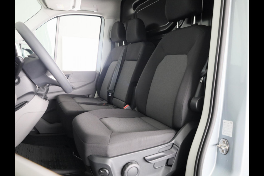 Volkswagen Crafter Trendline L3 2.0 TDI EU6 140 pk GVW 3.0T Zijschuifdeur links en rechts, Camera achter!! Volkswagen Crafter Trendline L3 2.0 TDI EU6 140 pk GVW 3.0T Zijschuifdeur links en rechts, Camera achter!!