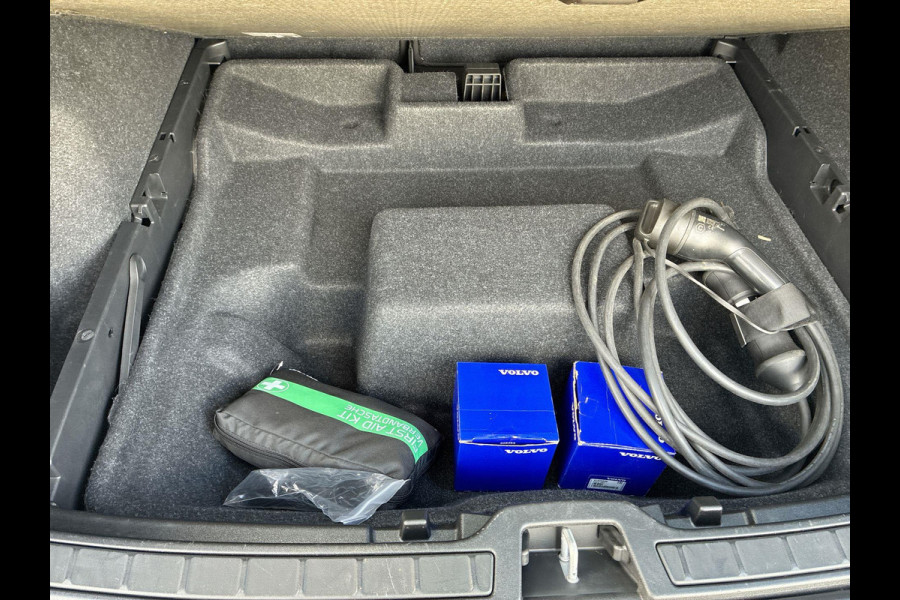 Volvo XC40 1.5 T4 Plug-in hybrid Core Bright 211 PK | Park Assist | Climate Pack - Verwarmd stuur / stoelen | A-Camera Volvo XC40 1.5 T4 Plug-in hybrid Core Bright 211 PK | Park Assist | Climate Pack - Verwarmd stuur / stoelen | A-Camera