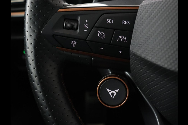 CUPRA Leon 2.0 TSI | 300pk | Panoramadak | Leder | Stoelverwarming | Carplay | Camera | Adaptive cruise | Navigatie | 19'' | Sfeerverlichting | Memory | Keyless | Sportstoelen CUPRA Leon 2.0 TSI | 300pk | Panoramadak | Leder | Stoelverwarming | Carplay | Camera | Adaptive cruise | Navigatie | 19'' | Sfeerverlichting | Memory | Keyless | Sportstoelen