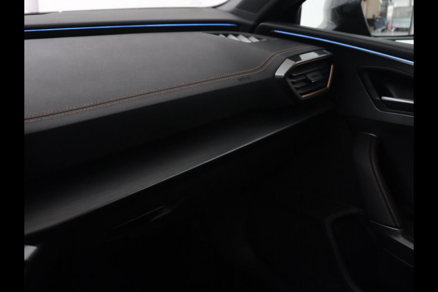 CUPRA Leon 2.0 TSI | 300pk | Panoramadak | Leder | Stoelverwarming | Carplay | Camera | Adaptive cruise | Navigatie | 19'' | Sfeerverlichting | Memory | Keyless | Sportstoelen CUPRA Leon 2.0 TSI | 300pk | Panoramadak | Leder | Stoelverwarming | Carplay | Camera | Adaptive cruise | Navigatie | 19'' | Sfeerverlichting | Memory | Keyless | Sportstoelen