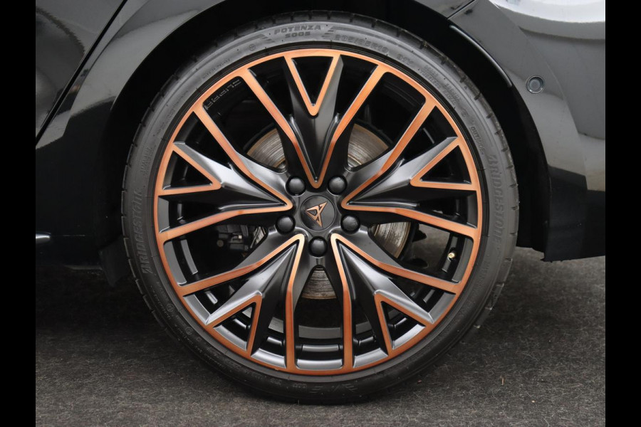 CUPRA Leon 2.0 TSI | 300pk | Panoramadak | Leder | Stoelverwarming | Carplay | Camera | Adaptive cruise | Navigatie | 19'' | Sfeerverlichting | Memory | Keyless | Sportstoelen CUPRA Leon 2.0 TSI | 300pk | Panoramadak | Leder | Stoelverwarming | Carplay | Camera | Adaptive cruise | Navigatie | 19'' | Sfeerverlichting | Memory | Keyless | Sportstoelen
