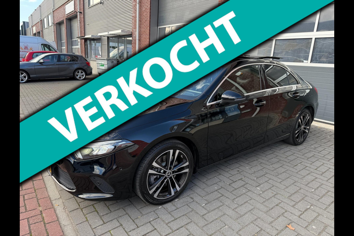 Mercedes-Benz A250e Limo Widescreen LED Pano Sfeer Carplay Mercedes-Benz A250e Limo Widescreen LED Pano Sfeer Carplay