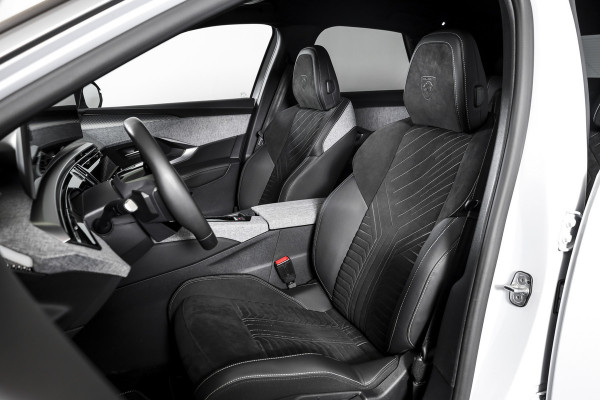 Peugeot 3008 1.2 Hybrid 145 GT | Dig. Cockpit | Adapt. Cruise | Stoel-+stuurverw. | PDC | Camera | NAV+App. Connect | ECC | 19" LM | 9126 Peugeot 3008 1.2 Hybrid 145 GT | Dig. Cockpit | Adapt. Cruise | Stoel-+stuurverw. | PDC | Camera | NAV+App. Connect | ECC | 19" LM | 9126