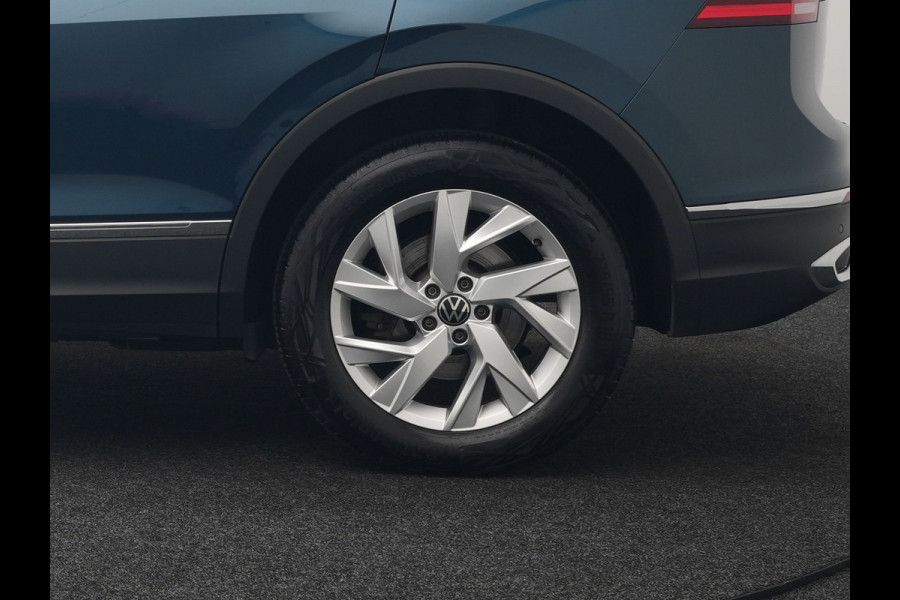 Volkswagen Tiguan 1.4 TSI eHybrid Elegance Plug In Hybrid 245pk PHEV | Panodak | IQ Light | Adaptive Cruise | Alcantara Sportstoelen Verwarmd | Apple Carplay | Sfeerverlichting | Stuur Verwarmd | Navigatie | Virtual | DAB | Volkswagen Tiguan 1.4 TSI eHybrid Elegance Plug In Hybrid 245pk PHEV | Panodak | IQ Light | Adaptive Cruise | Alcantara Sportstoelen Verwarmd | Apple Carplay | Sfeerverlichting | Stuur Verwarmd | Navigatie | Virtual | DAB |