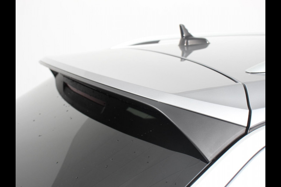 Volkswagen T-Roc 1.5 TSI 150pk Automaat R-Line Digitale Cockpit Climate Control Camera Navigatie Apple Carplay/Android Auto Lichtmetalen Velgen Parkeer sensoren Dab Led Adaptive Cruise Control Volkswagen T-Roc 1.5 TSI 150pk Automaat R-Line Digitale Cockpit Climate Control Camera Navigatie Apple Carplay/Android Auto Lichtmetalen Velgen Parkeer sensoren Dab Led Adaptive Cruise Control