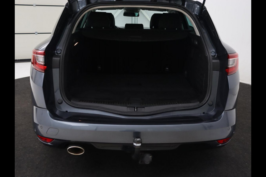 Renault Mégane 1.3 TCe Bose | Automaat | Trekhaak | Camera | Carplay | Navigatie | Park Assist | Climate control | BOSE Sound | Keyless | Half leder | Cruise control | Dodehoek detectie