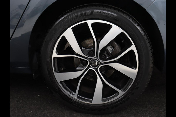 Renault Mégane 1.3 TCe Bose | Automaat | Trekhaak | Camera | Carplay | Navigatie | Park Assist | Climate control | BOSE Sound | Keyless | Half leder | Cruise control | Dodehoek detectie