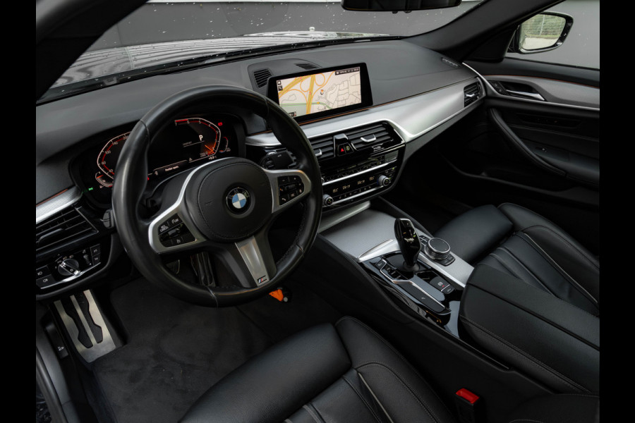 BMW 5 Serie 520i M-Sport - Comfortzetels - Camera - Hifi - Adaptief LED