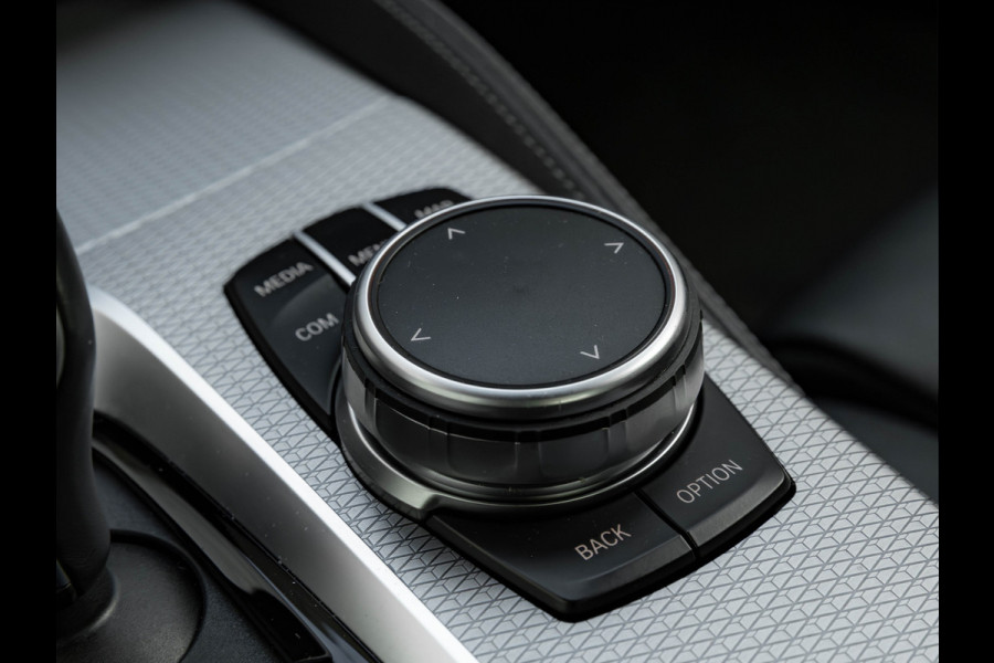 BMW 5 Serie 520i M-Sport - Comfortzetels - Camera - Hifi - Adaptief LED