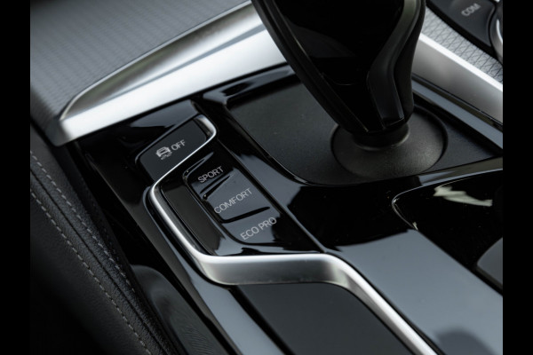 BMW 5 Serie 520i M-Sport - Comfortzetels - Camera - Hifi - Adaptief LED