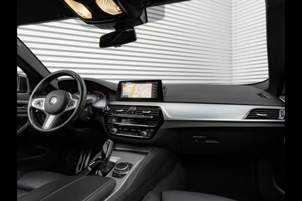 BMW 5 Serie 520i M-Sport - Comfortzetels - Camera - Hifi - Adaptief LED