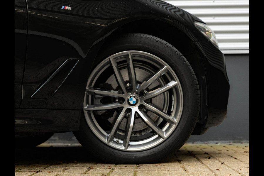 BMW 5 Serie 520i M-Sport - Comfortzetels - Camera - Hifi - Adaptief LED