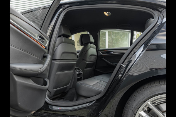 BMW 5 Serie 520i M-Sport - Comfortzetels - Camera - Hifi - Adaptief LED