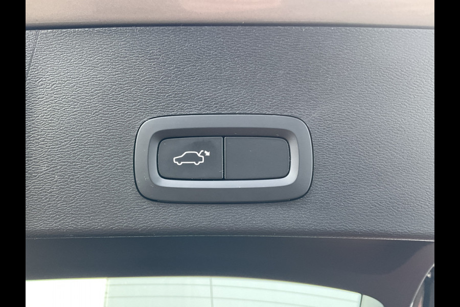 Volvo XC40 1.5 T5 262pk PHEV Twin Engine Inscription Leer Stoel/Stuurverw Carplay Led Voll.Onderhouden! Volvo XC40 1.5 T5 262pk PHEV Twin Engine Inscription Leer Stoel/Stuurverw Carplay Led Voll.Onderhouden!
