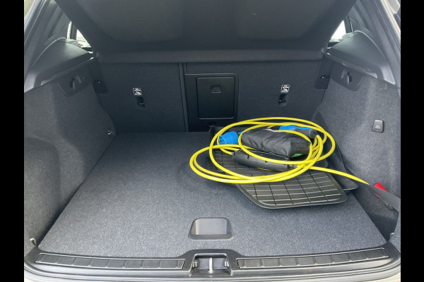 Volvo XC40 1.5 T5 262pk PHEV Twin Engine Inscription Leer Stoel/Stuurverw Carplay Led Voll.Onderhouden! Volvo XC40 1.5 T5 262pk PHEV Twin Engine Inscription Leer Stoel/Stuurverw Carplay Led Voll.Onderhouden!