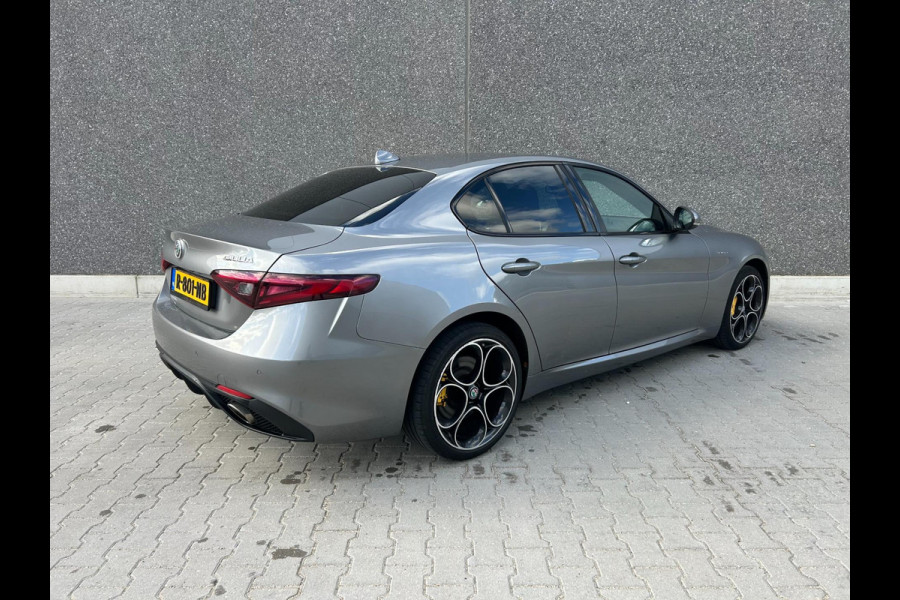 Alfa Romeo Giulia 2.0 T AWD Veloce 280pk | HARMAN KARDON | CARPLAY | A.CAMERA | NAVI | BLUETOOTH | APK T/M 11-12-2027 | TOPSTAAT