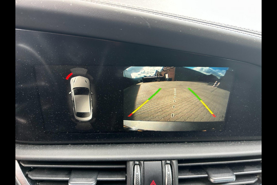 Alfa Romeo Giulia 2.0 T AWD Veloce 280pk | HARMAN KARDON | CARPLAY | A.CAMERA | NAVI | BLUETOOTH | APK T/M 11-12-2027 | TOPSTAAT