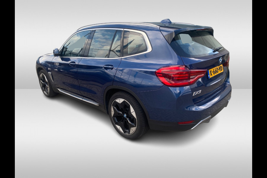BMW iX3 Executive 80 kWh / Panoramadak / Camera / Head-up / 20'' / Leder / Harman Kardon / Navigatie / Memory seats / Dodehoek / DAB / Stoelverwarming / Cruise Control Adaptief