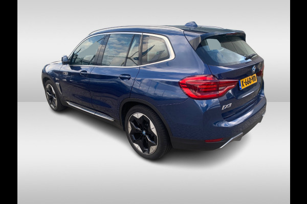 BMW iX3 Executive 80 kWh / Panoramadak / Camera / Head-up / 20'' / Leder / Harman Kardon / Navigatie / Memory seats / Dodehoek / DAB / Stoelverwarming / Cruise Control Adaptief