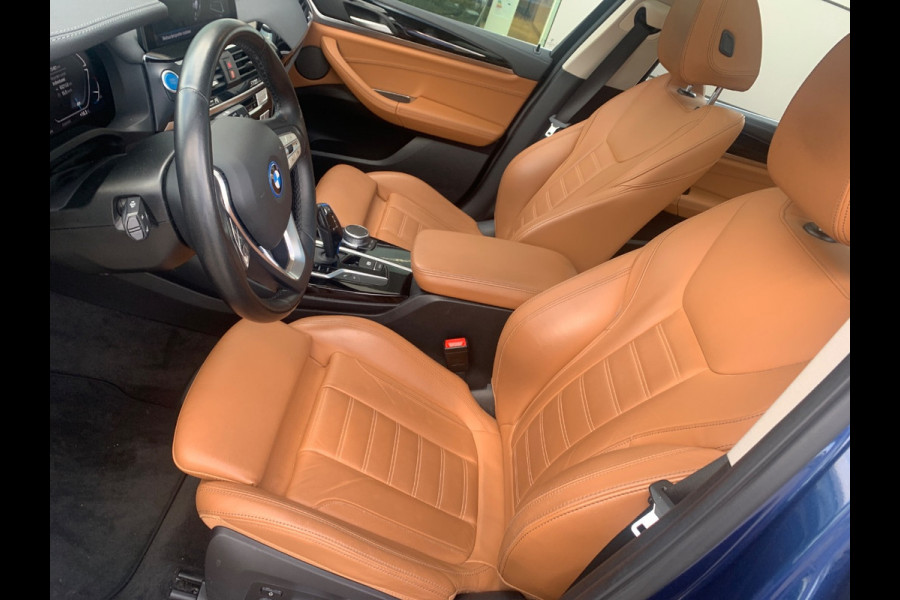 BMW iX3 Executive 80 kWh / Panoramadak / Camera / Head-up / 20'' / Leder / Harman Kardon / Navigatie / Memory seats / Dodehoek / DAB / Stoelverwarming / Cruise Control Adaptief