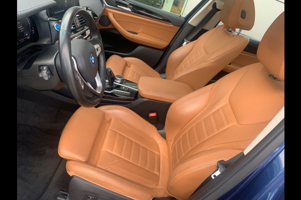 BMW iX3 Executive 80 kWh / Panoramadak / Camera / Head-up / 20'' / Leder / Harman Kardon / Navigatie / Memory seats / Dodehoek / DAB / Stoelverwarming / Cruise Control Adaptief