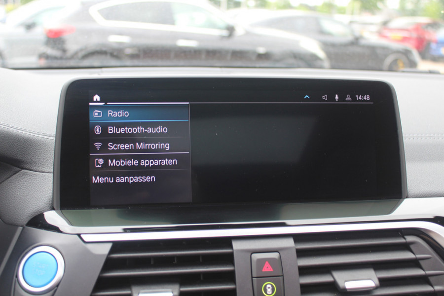 BMW iX3 Executive 80 kWh / Panoramadak / Camera / Head-up / 20'' / Leder / Harman Kardon / Navigatie / Memory seats / Dodehoek / DAB / Stoelverwarming / Cruise Control Adaptief