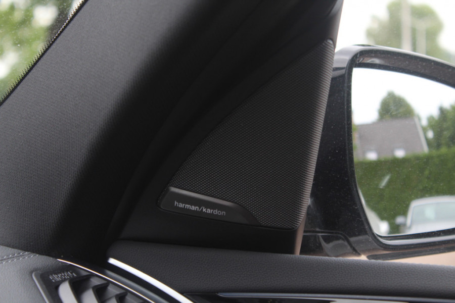 BMW iX3 Executive 80 kWh / Panoramadak / Camera / Head-up / 20'' / Leder / Harman Kardon / Navigatie / Memory seats / Dodehoek / DAB / Stoelverwarming / Cruise Control Adaptief