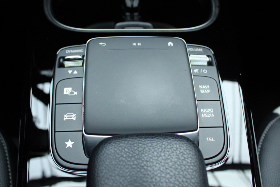 Mercedes-Benz A-Klasse 250e AMG Line Leer Navi PTS LM velgen EQ BTW auto! Mercedes-Benz A-Klasse 250e AMG Line Leer Navi PTS LM velgen EQ BTW auto!