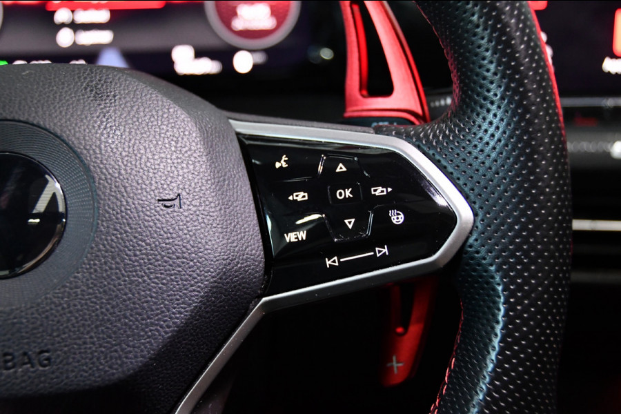 Volkswagen Golf 2.0 GTI Clubsport, Nürburgpack, Headup, Pano, HK audio Volkswagen Golf 2.0 GTI Clubsport, Nürburgpack, Headup, Pano, HK audio