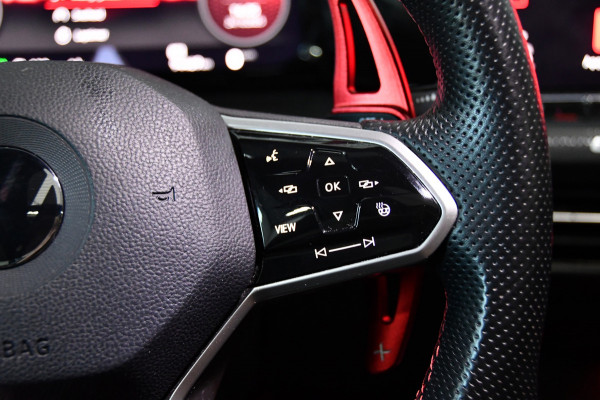 Volkswagen Golf 2.0 GTI Clubsport, Nürburgpack, Headup, Pano, HK audio Volkswagen Golf 2.0 GTI Clubsport, Nürburgpack, Headup, Pano, HK audio