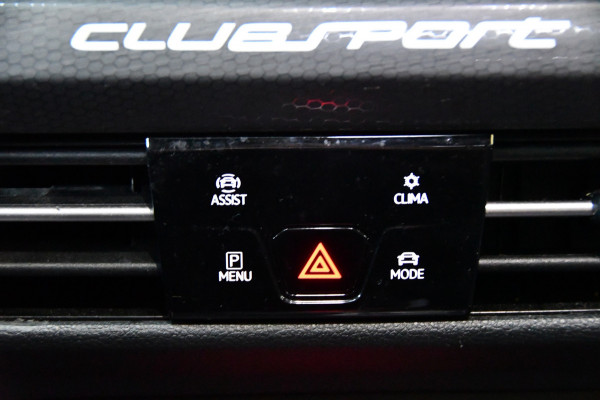 Volkswagen Golf 2.0 GTI Clubsport, Nürburgpack, Headup, Pano, HK audio Volkswagen Golf 2.0 GTI Clubsport, Nürburgpack, Headup, Pano, HK audio