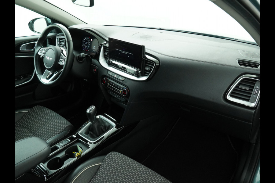 Kia Ceed Sportswagon 1.5 T-GDi DynamicPlusLine - Navigatie - Stoel/Stuur Verwarming - Dodehoek Detectie - LED Koplampen - Fabrieksgarantie tot 2031 Kia Ceed Sportswagon 1.5 T-GDi DynamicPlusLine - Navigatie - Stoel/Stuur Verwarming - Dodehoek Detectie - LED Koplampen - Fabrieksgarantie tot 2031
