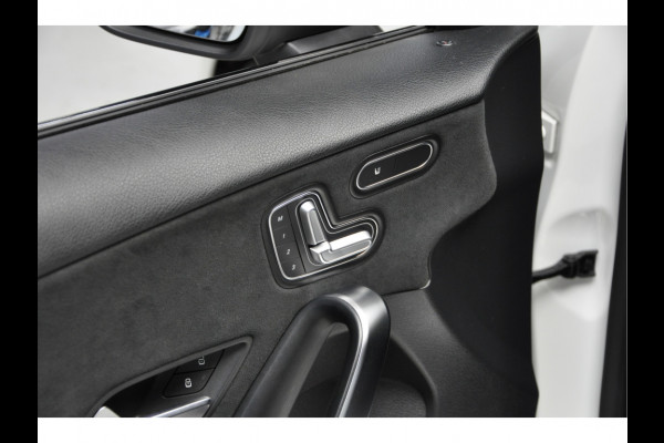 Mercedes-Benz A-Klasse 250e AMG Line Panodak Leder Navi PTS LM velgen EQ BTW auto! Mercedes-Benz A-Klasse 250e AMG Line Panodak Leder Navi PTS LM velgen EQ BTW auto!