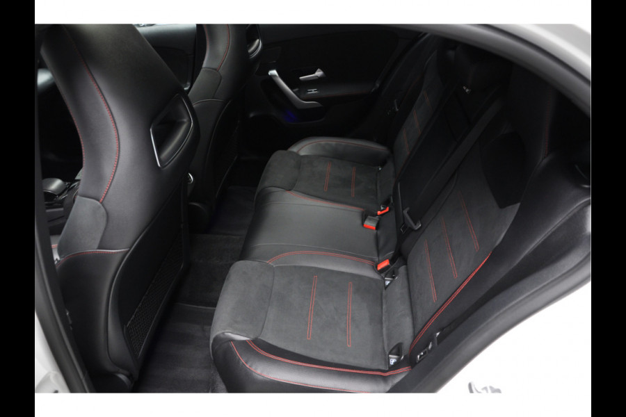 Mercedes-Benz A-Klasse 250e AMG Line Panodak Leder Navi PTS LM velgen EQ BTW auto! Mercedes-Benz A-Klasse 250e AMG Line Panodak Leder Navi PTS LM velgen EQ BTW auto!