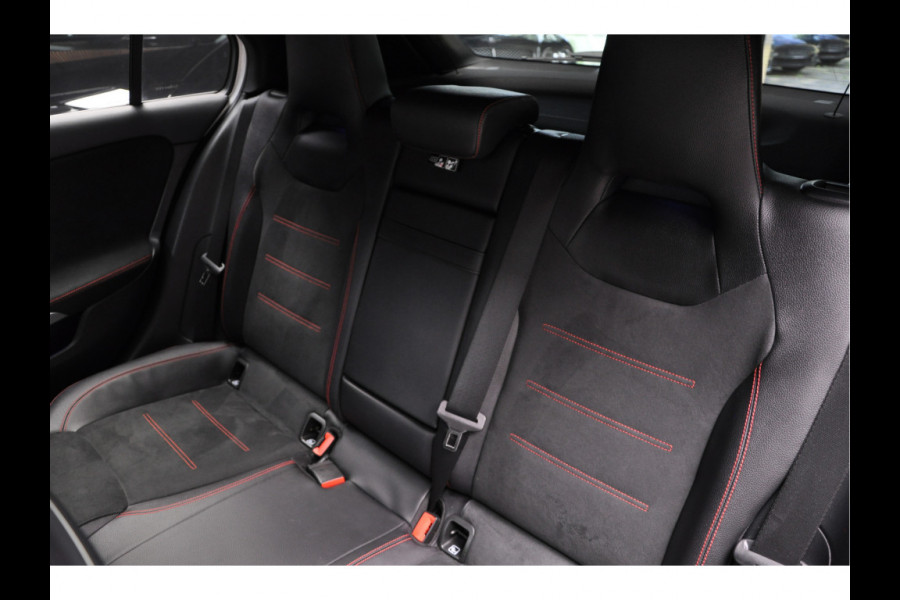 Mercedes-Benz A-Klasse 250e AMG Line Panodak Leder Navi PTS LM velgen EQ BTW auto! Mercedes-Benz A-Klasse 250e AMG Line Panodak Leder Navi PTS LM velgen EQ BTW auto!