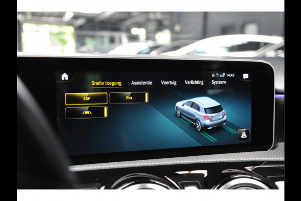 Mercedes-Benz A-Klasse 250e AMG Line Panodak Leder Navi PTS LM velgen EQ BTW auto! Mercedes-Benz A-Klasse 250e AMG Line Panodak Leder Navi PTS LM velgen EQ BTW auto!