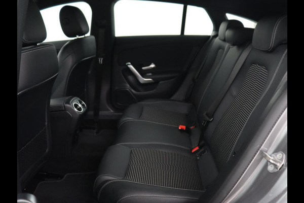 Mercedes-Benz CLA-Klasse Shooting Brake 250e Urban | Carplay | Park Assist | Navigatie | Camera | DAB | Half leder | Full LED | PHEV | Plug In