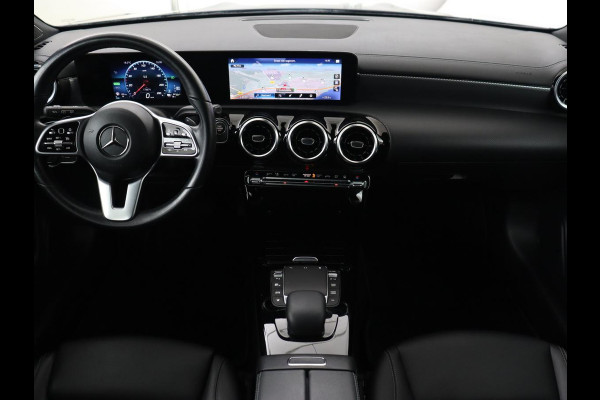 Mercedes-Benz CLA-Klasse Shooting Brake 250e Urban | Carplay | Park Assist | Navigatie | Camera | DAB | Half leder | Full LED | PHEV | Plug In