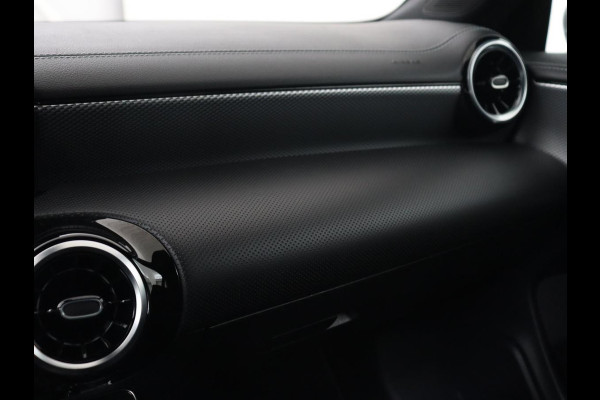 Mercedes-Benz CLA-Klasse Shooting Brake 250e Urban | Carplay | Park Assist | Navigatie | Camera | DAB | Half leder | Full LED | PHEV | Plug In