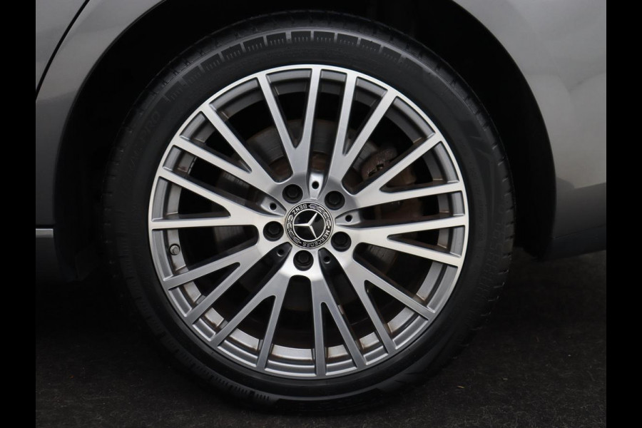 Mercedes-Benz CLA-Klasse Shooting Brake 250e Urban | Carplay | Park Assist | Navigatie | Camera | DAB | Half leder | Full LED | PHEV | Plug In