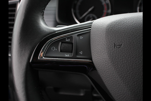 Škoda Kodiaq 1.5 TSI 150pk Automaat Ambition 7 persoons | Navigatie | Climate control | Cruise control | Camera | Lichtmetalen velgen | Parkeer sensoren | Stoelverwarming voor